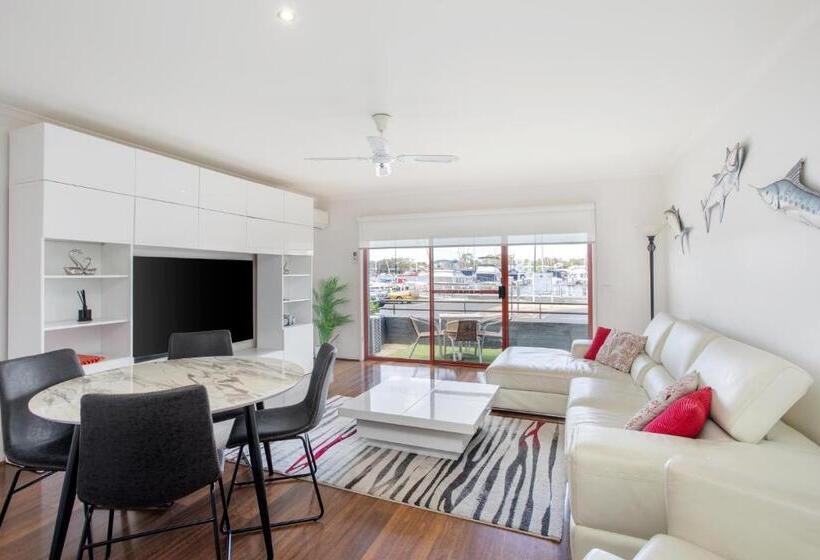 バルコニー付き１ベッドルームアパートメント, Mariners Cove At Paynesville