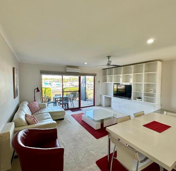 דירת חדר, Mariners Cove At Paynesville