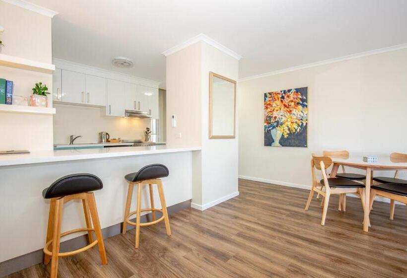 1 Bedroom Apartment Lake View, Mariners Cove At Paynesville