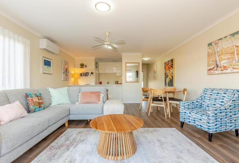 1 Bedroom Apartment Lake View, Mariners Cove At Paynesville