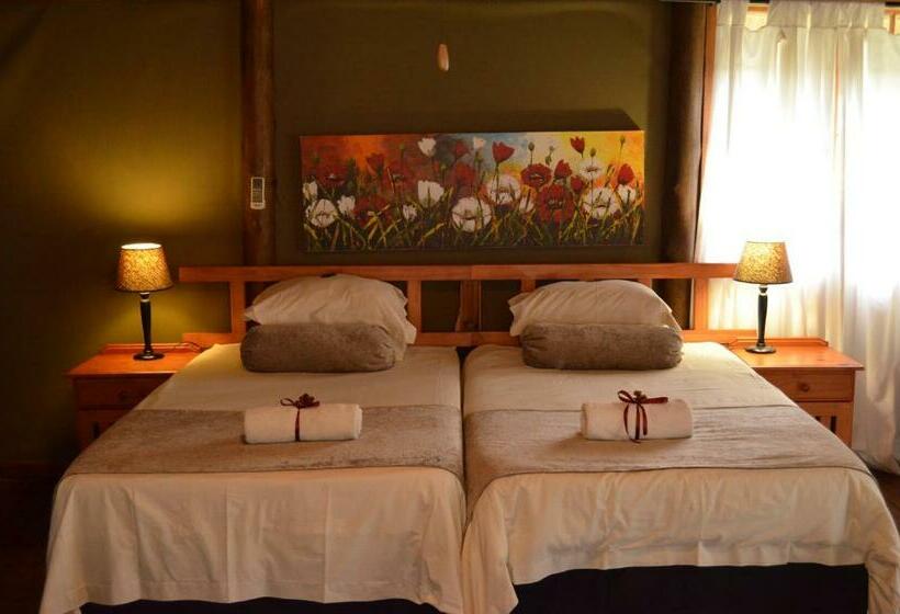 标准三人间, Acasia Guest Lodge