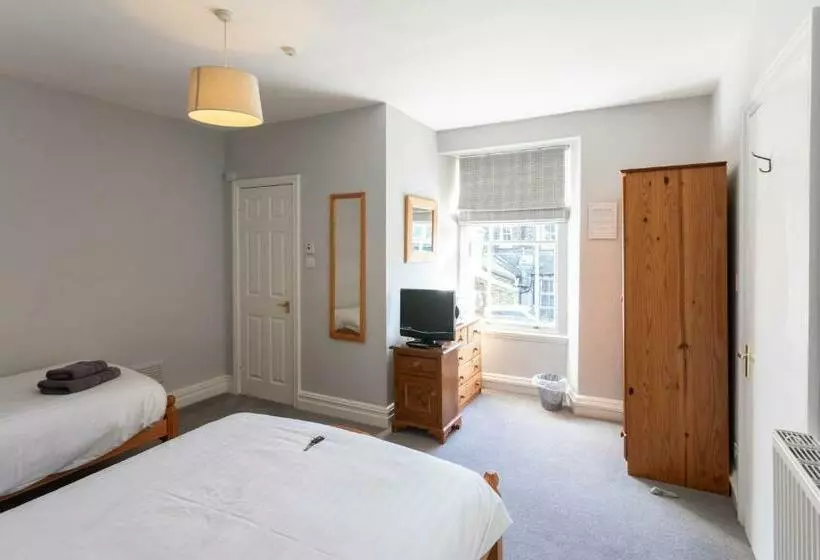 اتاق استاندارد سه نفره, Ashleigh House Room Only