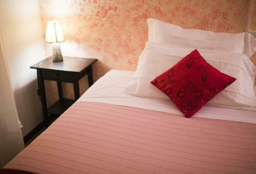 スタンダードシングルルーム, Quari Hotel Restaurant & Pizza