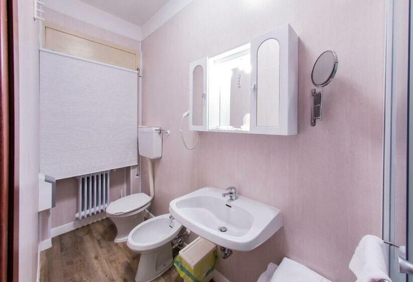 スタンダードルーム, Quari Hotel Restaurant & Pizza