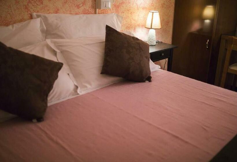 スタンダードルーム, Quari Hotel Restaurant & Pizza