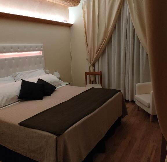 キングサイズベッドのスタンダードルーム, Quari Hotel Restaurant & Pizza