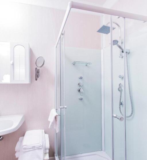 デラックスルーム, Quari Hotel Restaurant & Pizza