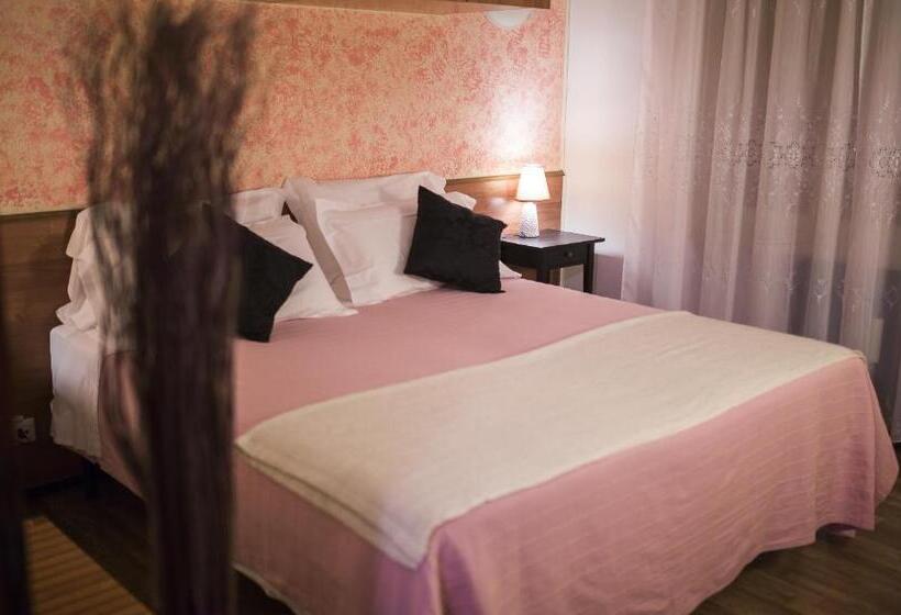 デラックスルーム, Quari Hotel Restaurant & Pizza