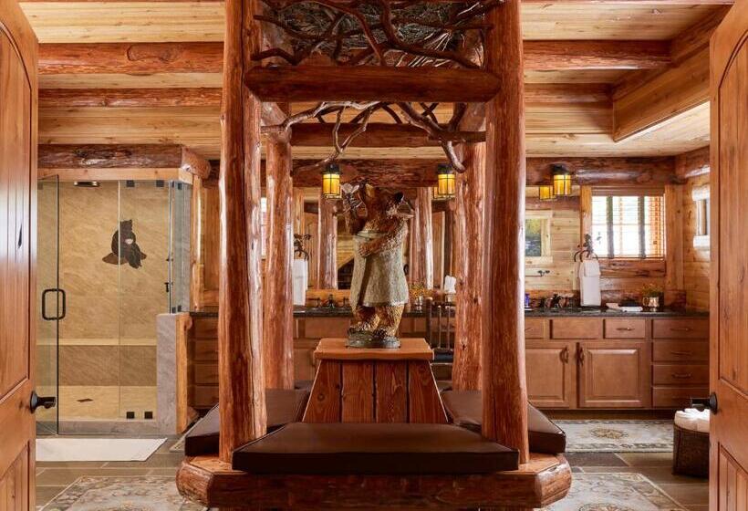 Люкс Deluxe Кровать Кинг, The Chatwal Lodge    In The Unbound Collection By Hyatt