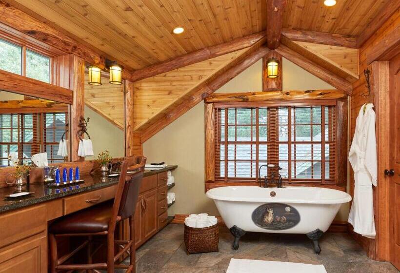 Люкс 2 Спальни, The Chatwal Lodge    In The Unbound Collection By Hyatt