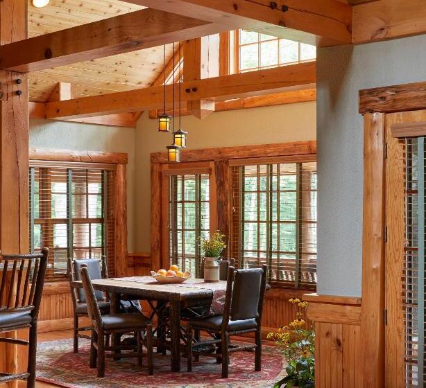 Quarto Quádruplo Estandar, The Chatwal Lodge    In The Unbound Collection By Hyatt