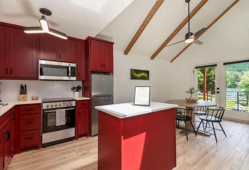 غرفة عائلية مطلّة علي الجبل, Tranquille Resort