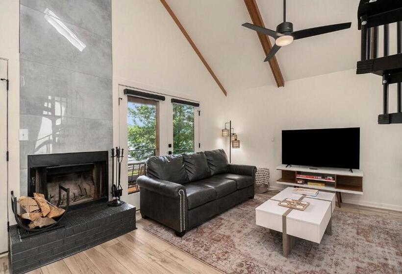 غرفة عائلية مطلّة علي الجبل, Tranquille Resort