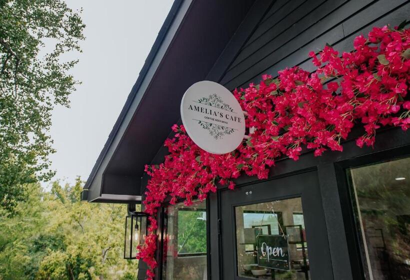 غرفة عائلية مطلّة علي الجبل, Tranquille Resort