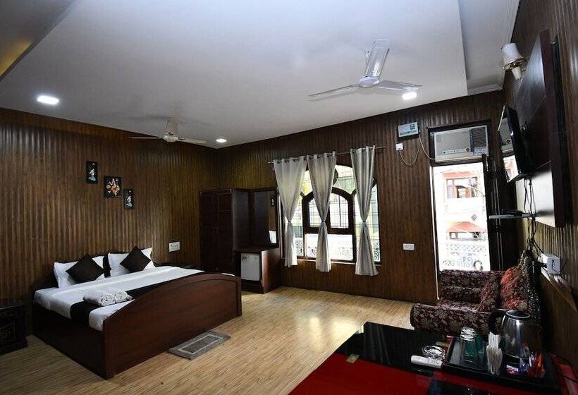Quarto Superior, Shivaay Paradise