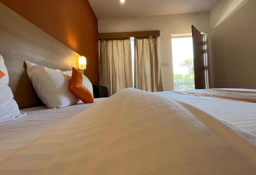 Номер Deluxe, The Bundela   Khajuraho, Madhya Pradesh