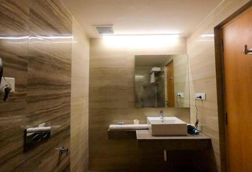 Номер Deluxe, The Bundela   Khajuraho, Madhya Pradesh