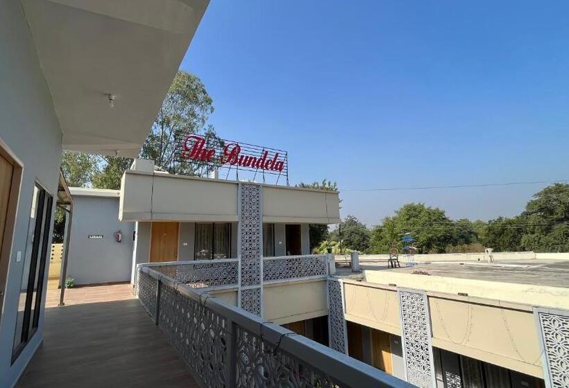 Номер Deluxe, The Bundela   Khajuraho, Madhya Pradesh