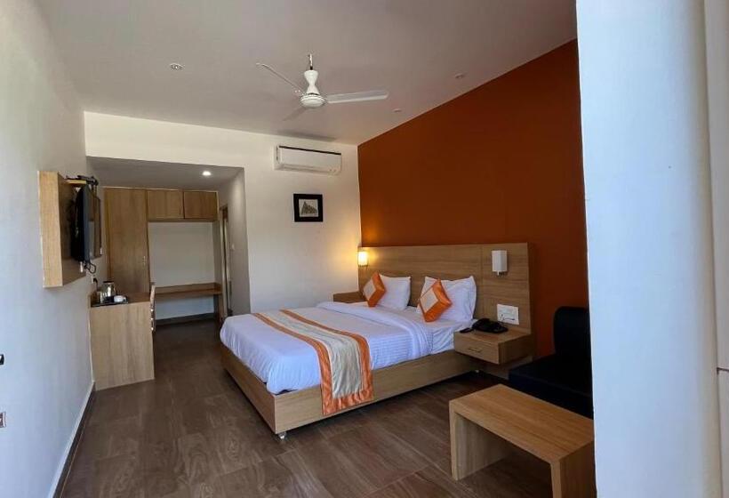 Номер Deluxe, The Bundela   Khajuraho, Madhya Pradesh