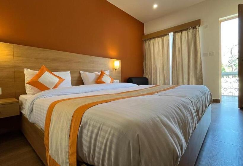 Номер Deluxe, The Bundela   Khajuraho, Madhya Pradesh