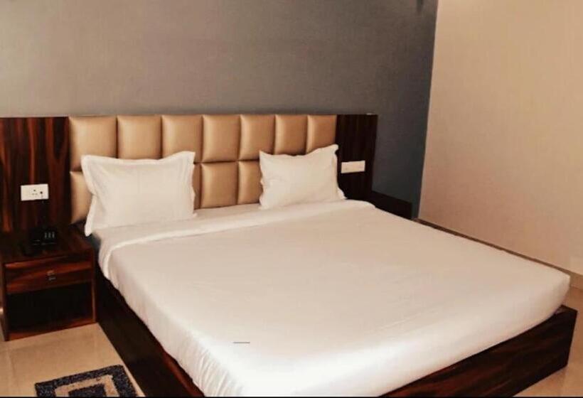 اتاق لوکس, Anjana