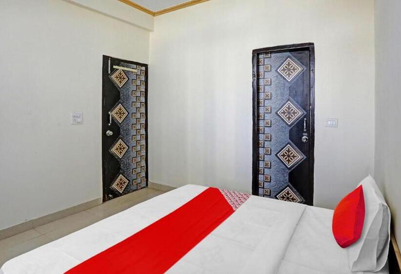 Трехместный Номер Классика, Oyo Flagship Hotel Stay Comfort