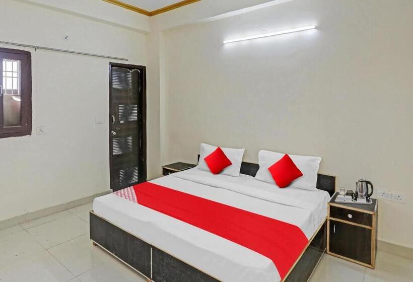 Трехместный Номер Классика, Oyo Flagship Hotel Stay Comfort