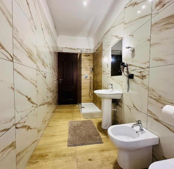 带共用浴室的标准房间, La Via Del Mare