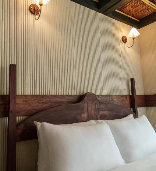 Номер Deluxe, Elwood