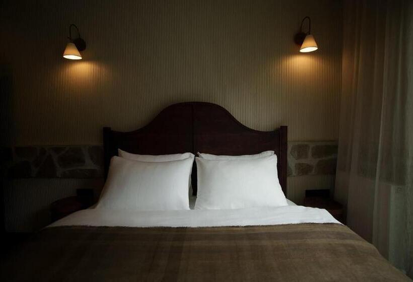 Номер Deluxe, Elwood