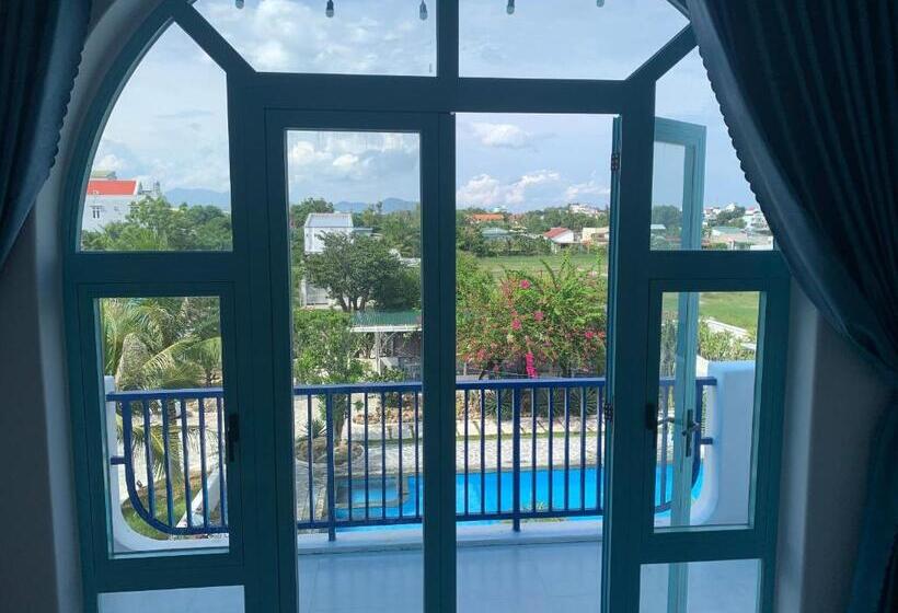 اتاق لوکس با بالکن, Santorini Villa Cam Ranh