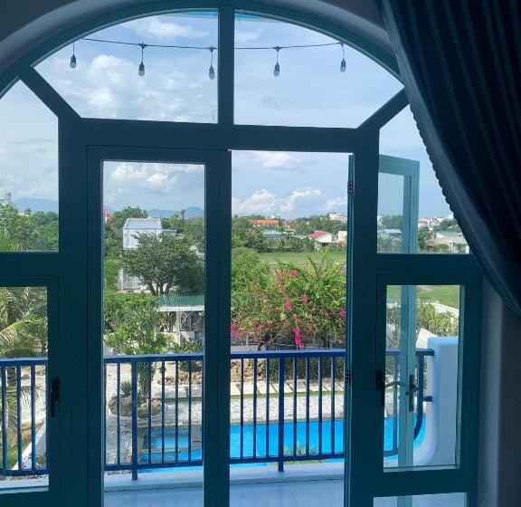 اتاق لوکس با بالکن, Santorini Villa Cam Ranh