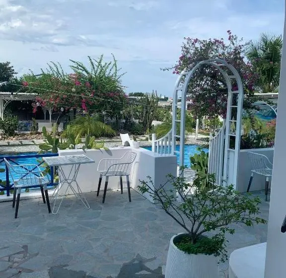 اتاق لوکس چهار تخته, Santorini Villa Cam Ranh