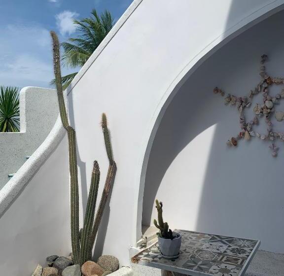اتاق استاندارد با بالکن, Santorini Villa Cam Ranh