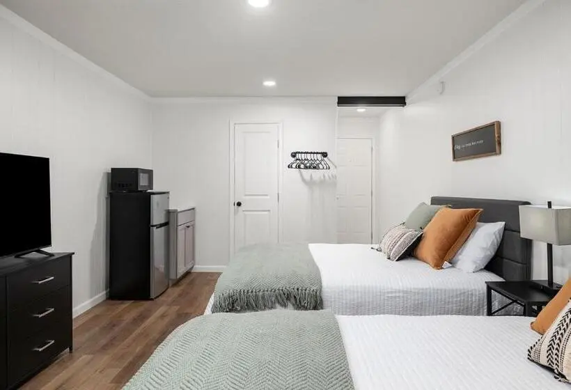 Standard-studio, The Lofts On Indian Point   Near Silver Dollar City