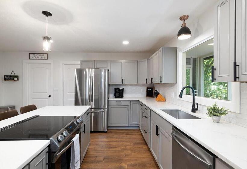 منزل غرفة نوم واحدة, The Lofts On Indian Point   Near Silver Dollar City