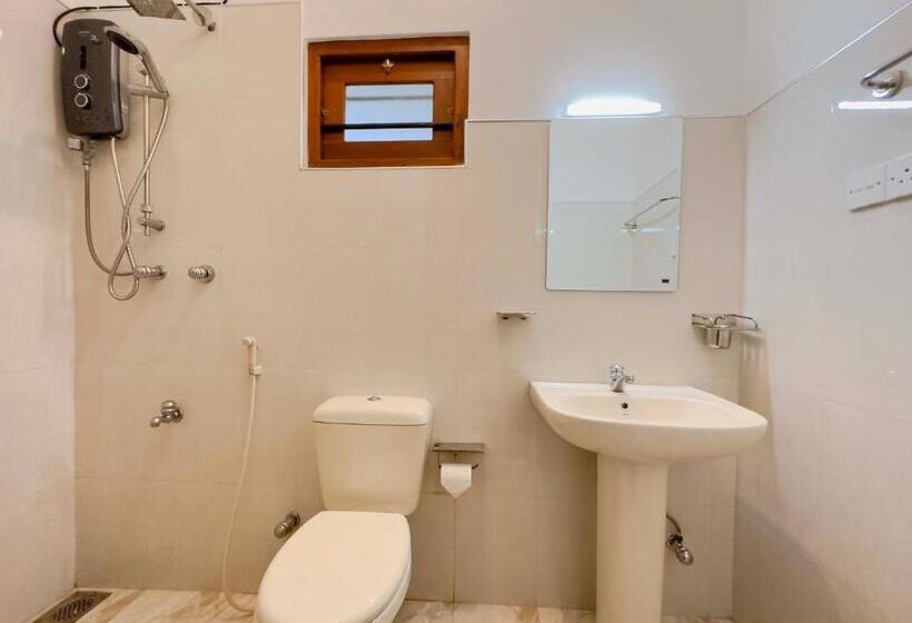 غرفة ديلوكس رباعية, Bluewave Inn Weligama