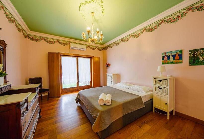 غرفة عائلية, Casa Da Calçada