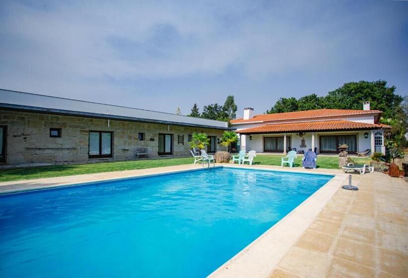 غرفة عائلية, Casa Da Calçada