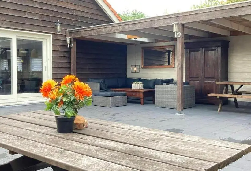 デラックスファミリールーム, Guesthouse Max