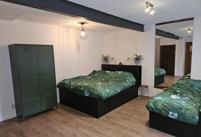 Семейный Номер Deluxe, Guesthouse Max