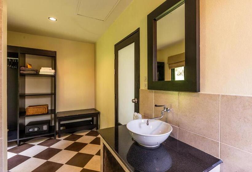 كابينة, Phukhaolak Resort