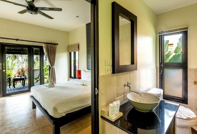 بنجلو قياسى مطلّ علي الحديقة, Phukhaolak Resort