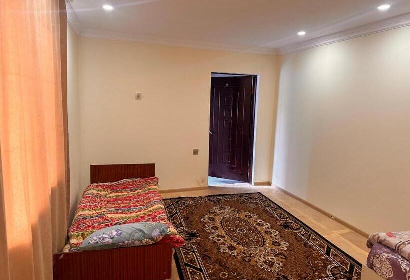 חדר אקונומי, Sovet Hostel