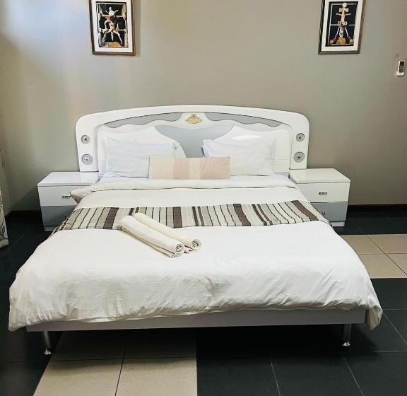 プールビュースタンダードルーム, Trmotel