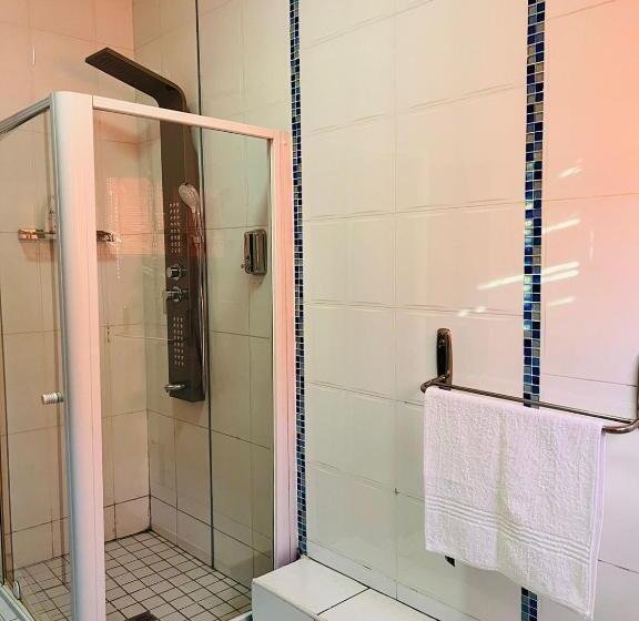 プールビュースタンダードルーム, Trmotel