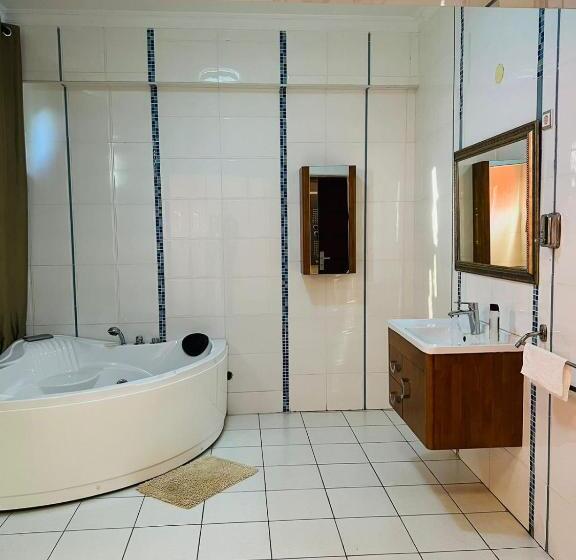 プレジデントスイートルーム, Trmotel