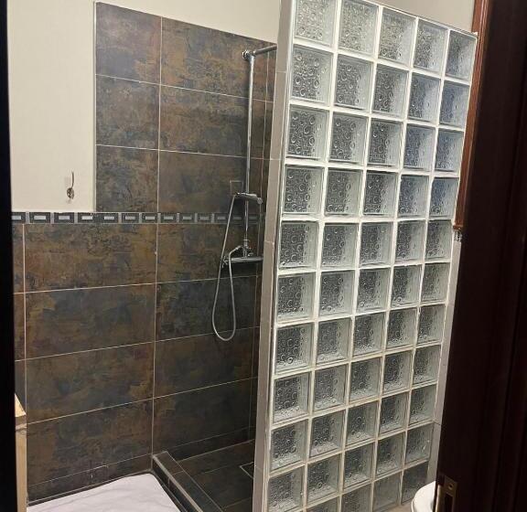 اتاق استاندارد, Florances Rest House