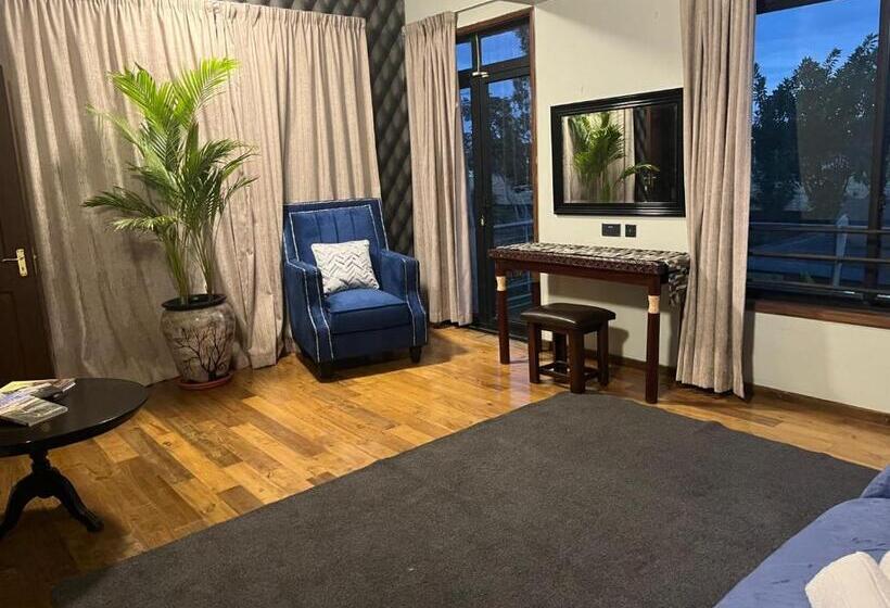 اتاق استاندارد, Florances Rest House