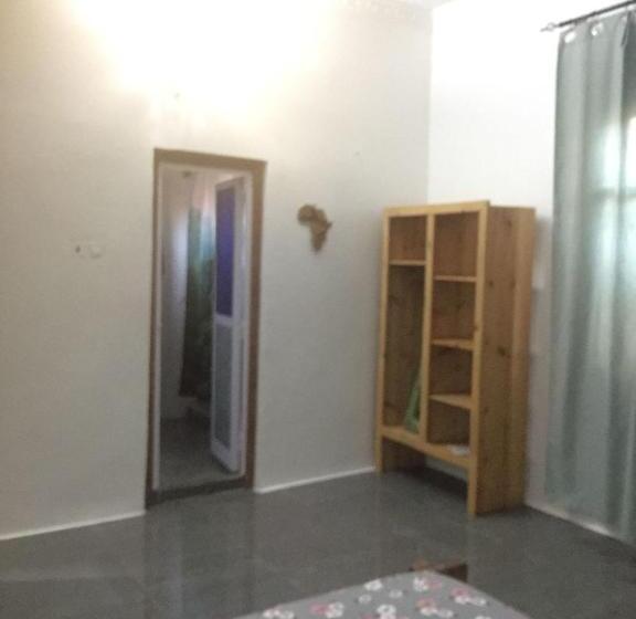 Семейный Номер, Maneno House